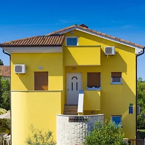 Manuela Appartamento Pola